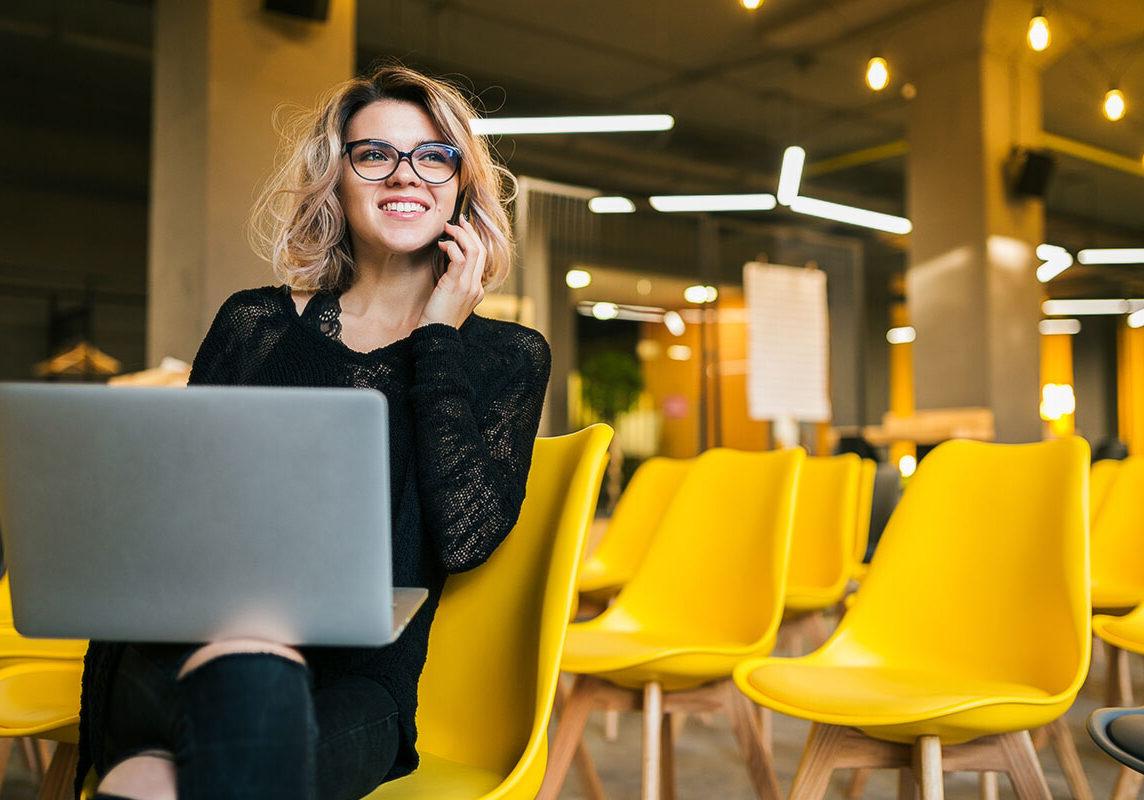 laptop-lady-chairs